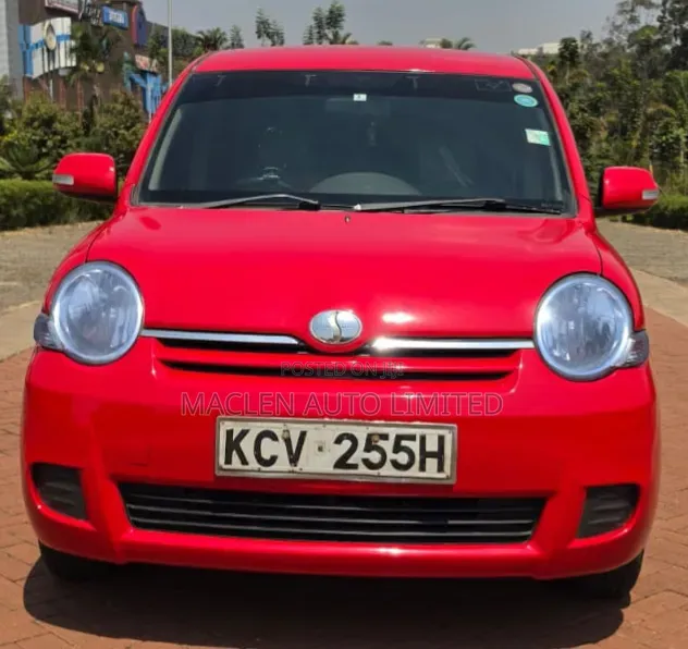 Toyota Sienta 2013 Red