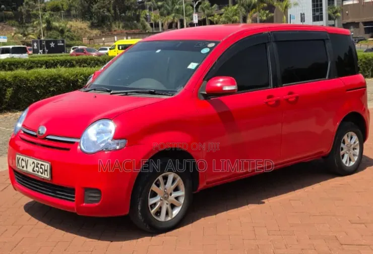 Toyota Sienta 2013 Red
