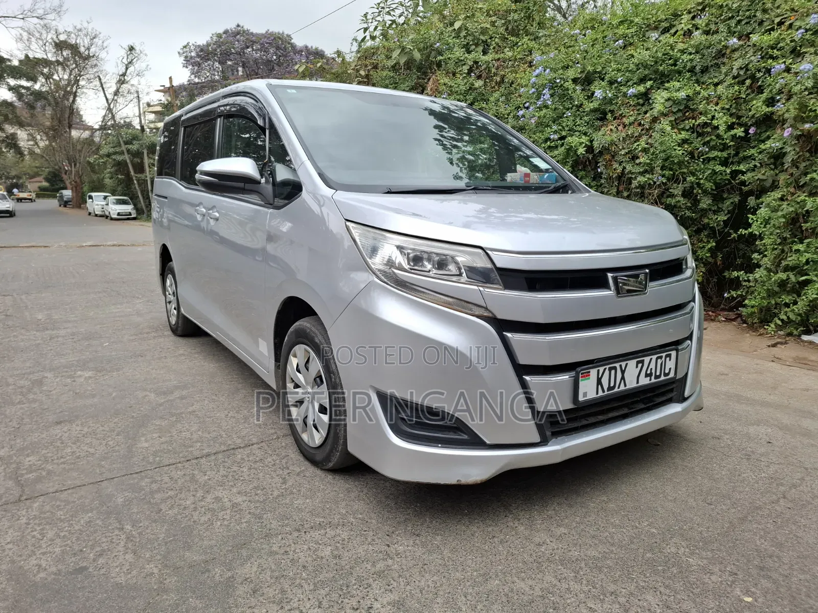 Toyota Noah 2.0 FWD (8 Seater) 2018 Silver