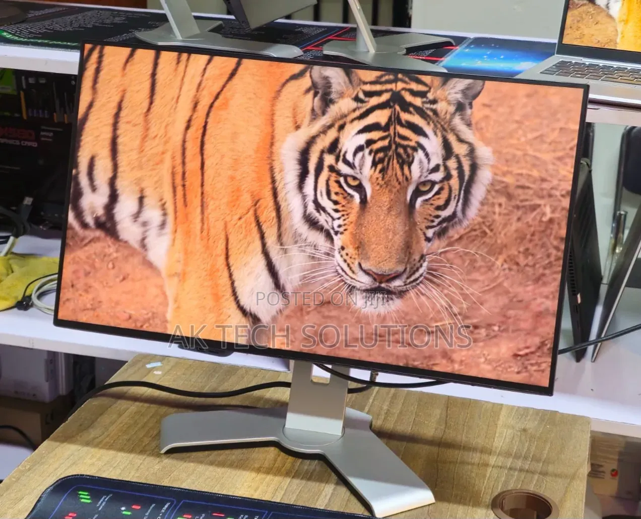 Dell U2421HE 24 Inch Frameless Full Hd 1920×1080
75hz Refresh Rate