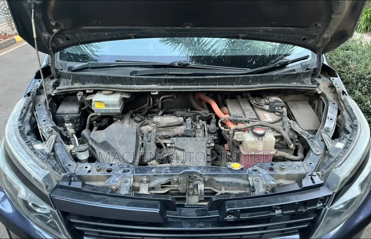 Toyota Voxy 2015 Purple