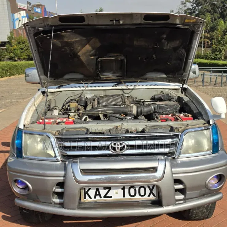 Toyota Land Cruiser Prado 2001 White