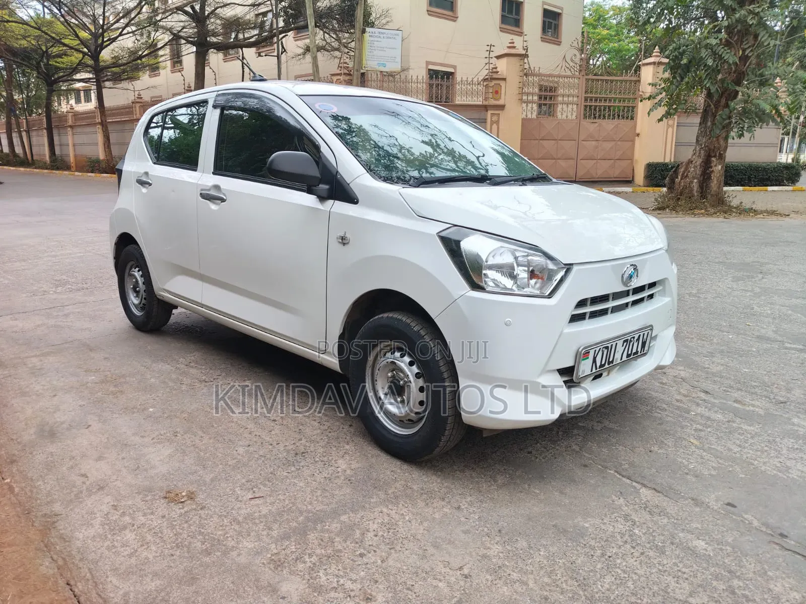 Daihatsu Mira 2018 White