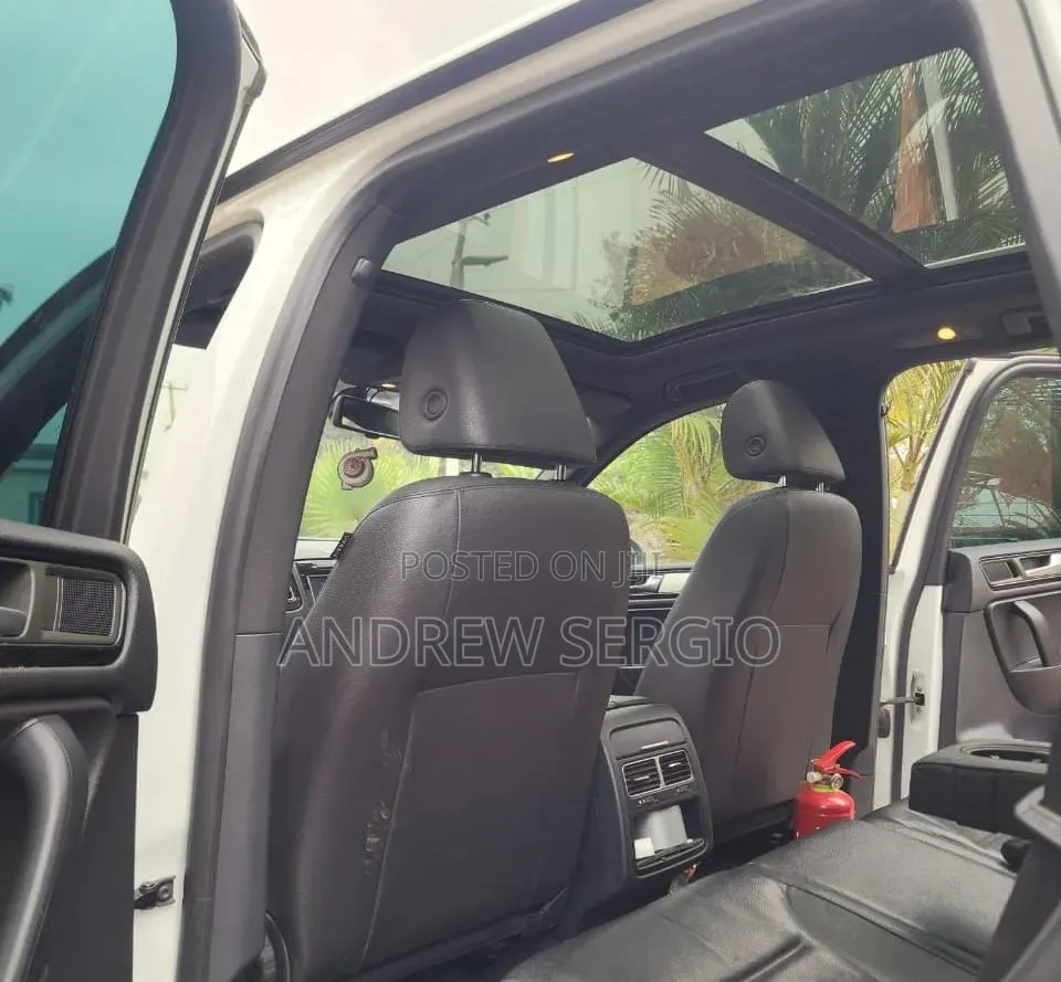 Volkswagen Touareg 2014 White