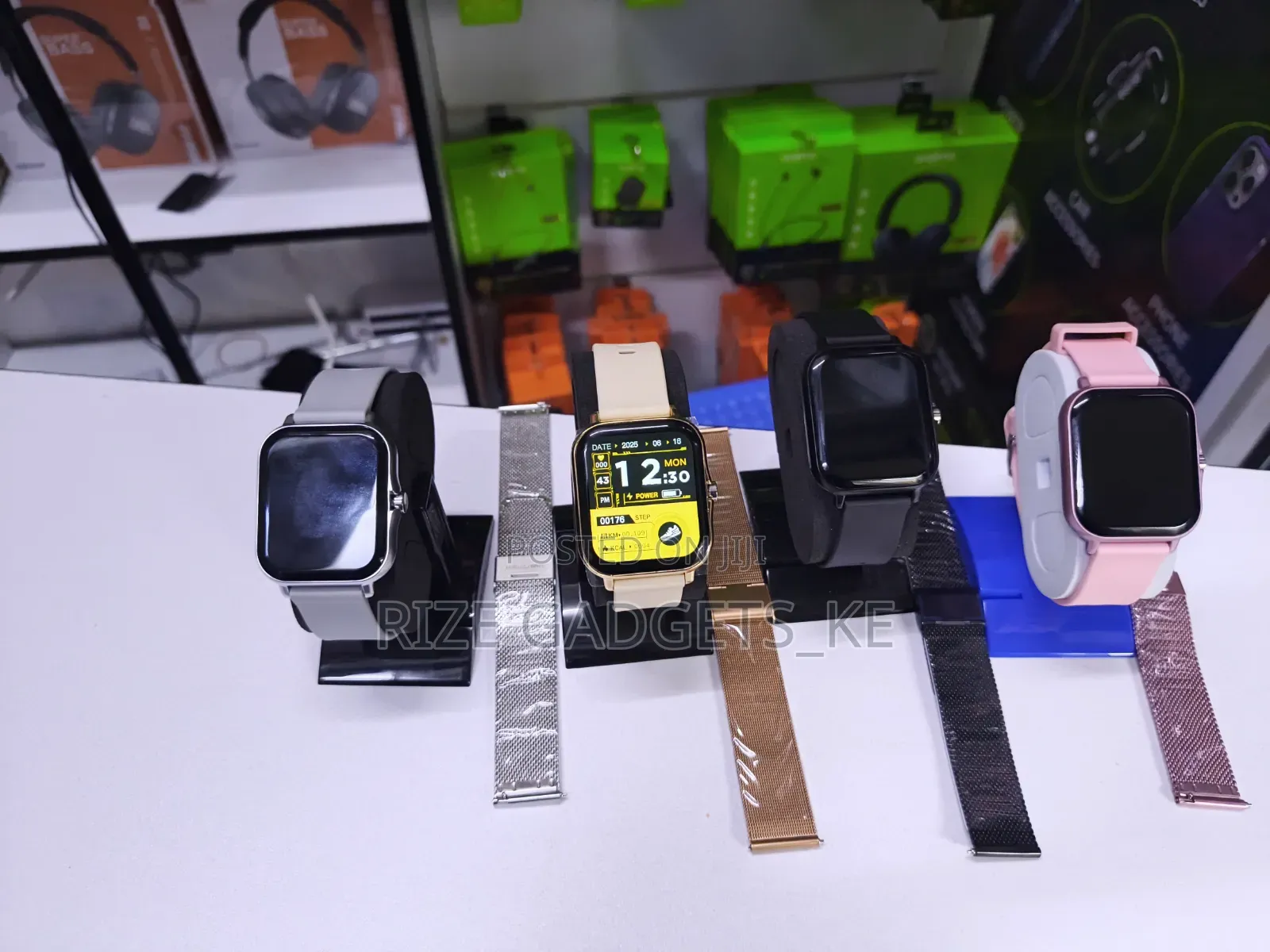 Smartwatch Y13 With Two Pairs of Straps