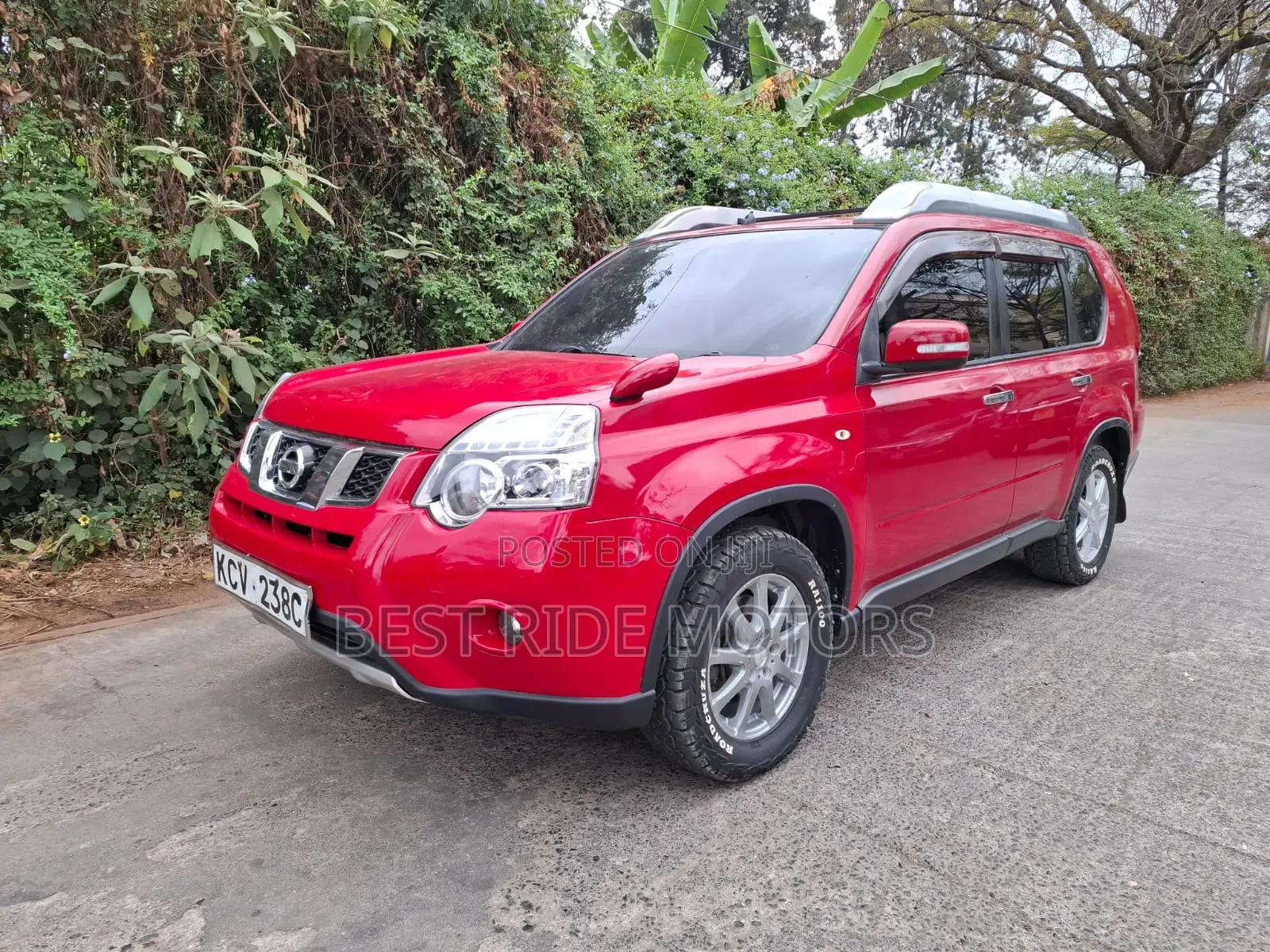 Nissan X-Trail 2.0 Petrol XE 2012 Red