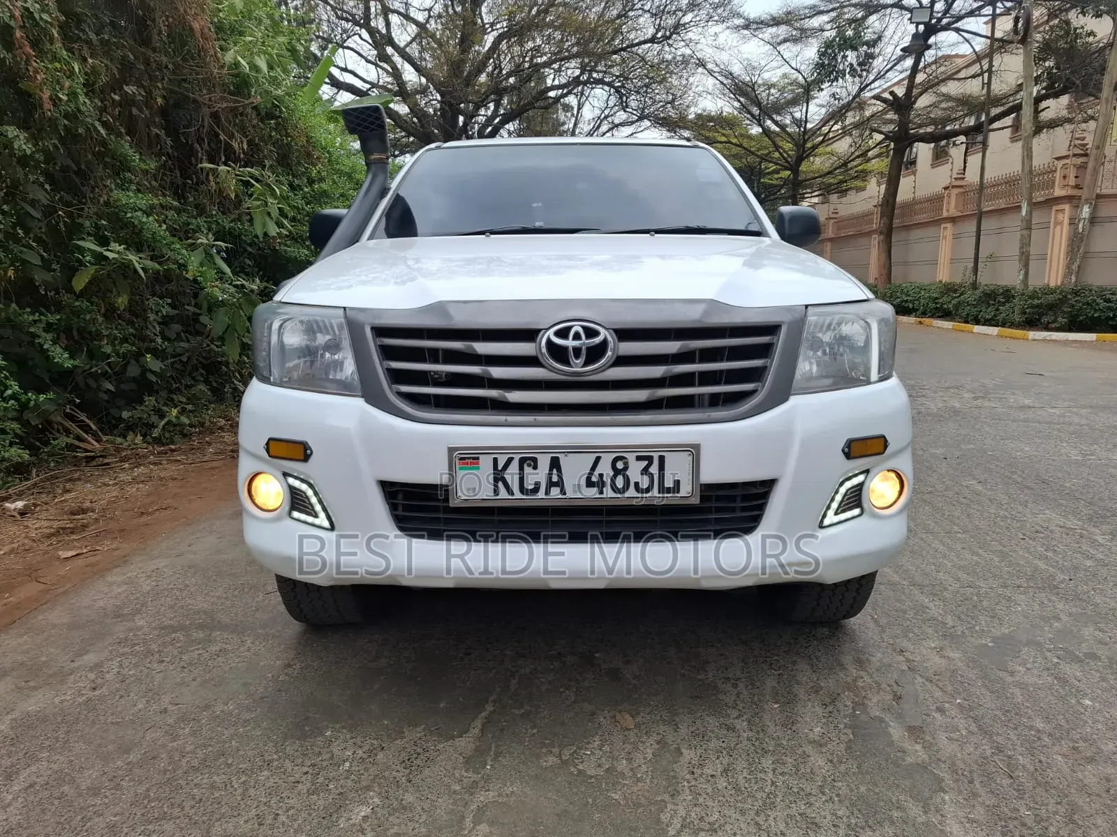 Toyota Hilux 2014 White