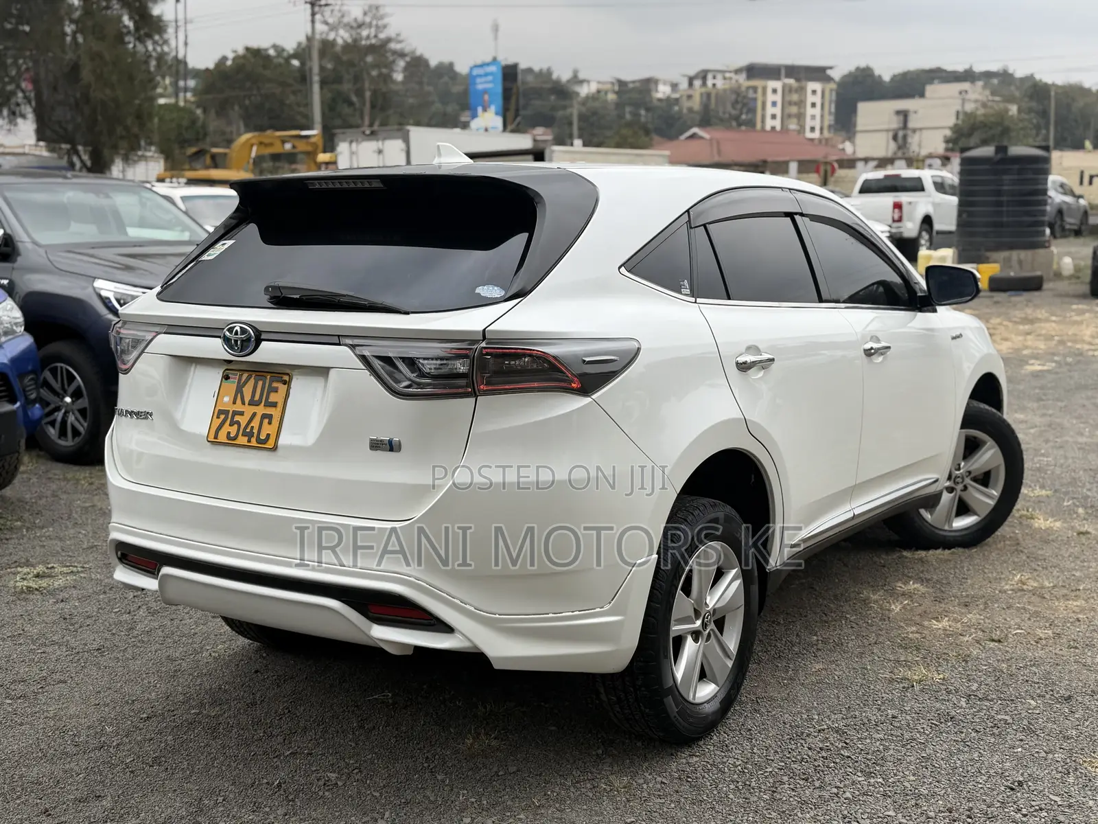 Toyota Harrier 2.5 Hybrid 4WD 2014 White