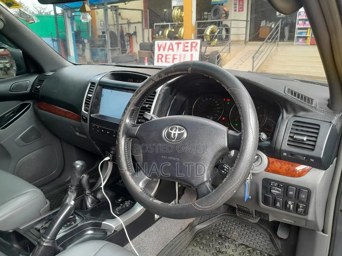 Toyota Land Cruiser Prado 3.0 D-4D 5dr 2006 Gray