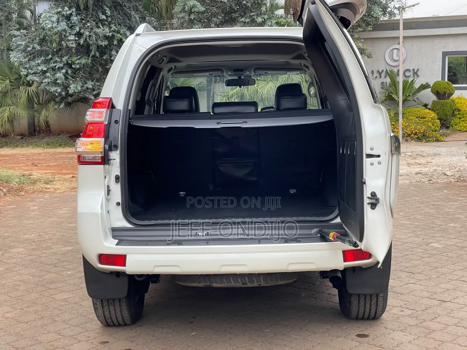 Toyota Land Cruiser Prado 2016 White
