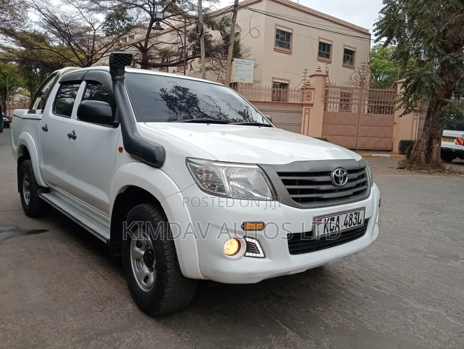 Toyota Hilux 2014 White