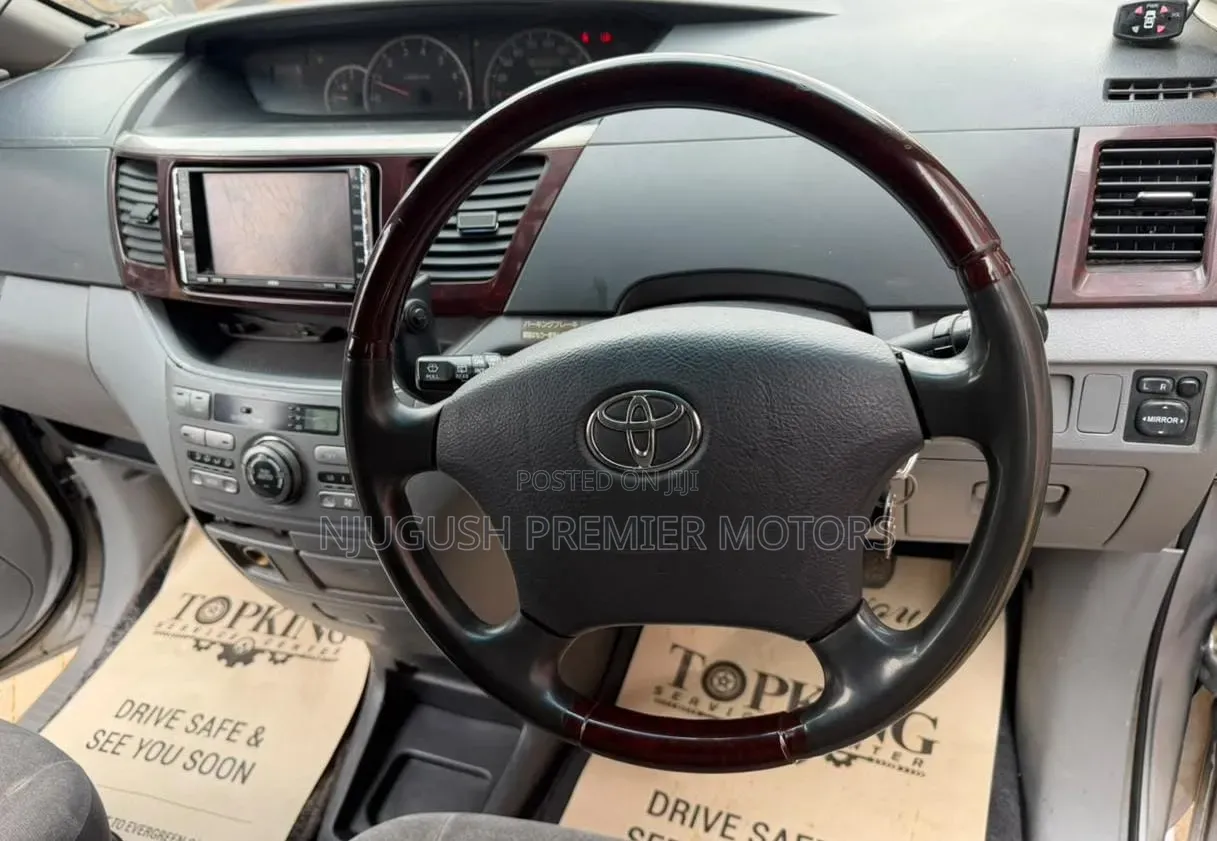 Toyota Noah 2007 Silver