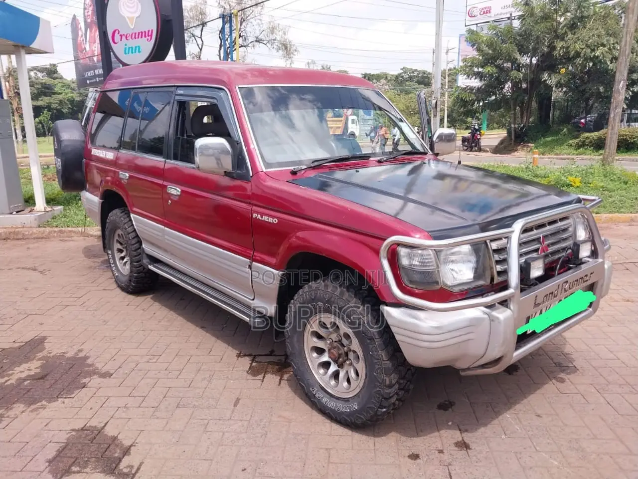 Mitsubishi Pajero 1990 Maroon
