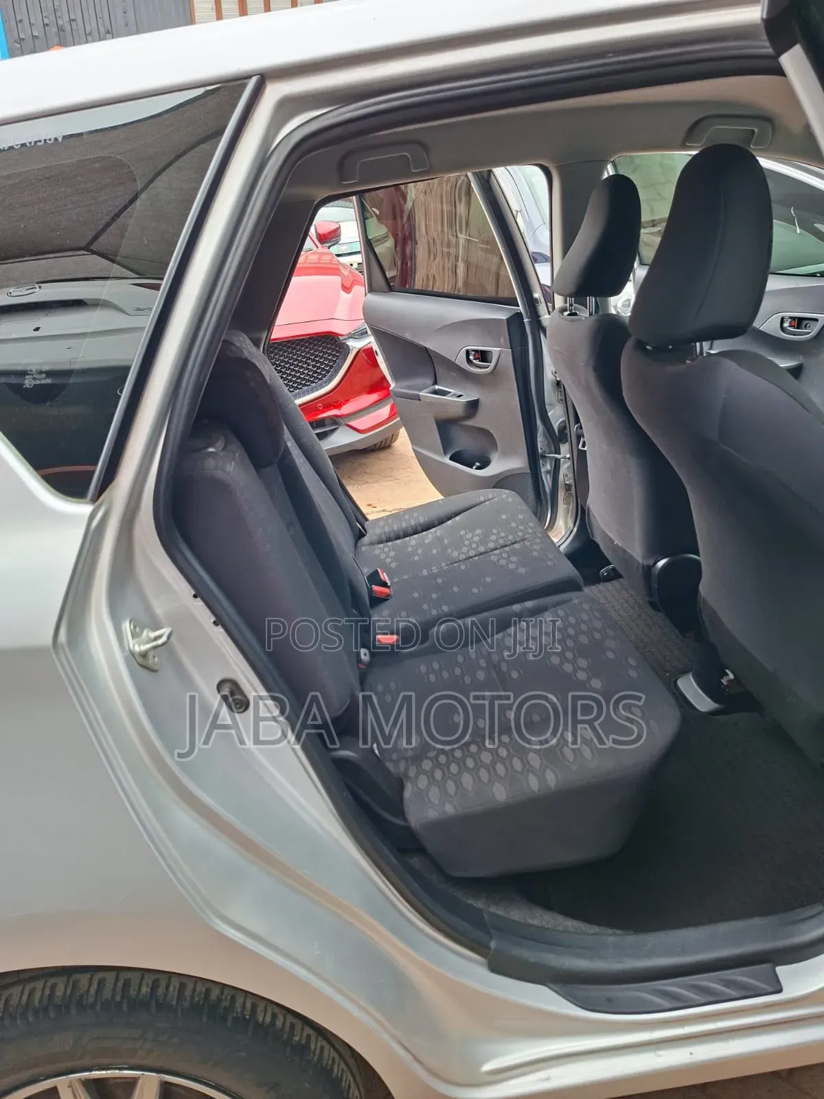 Toyota Ractis 2014 Silver