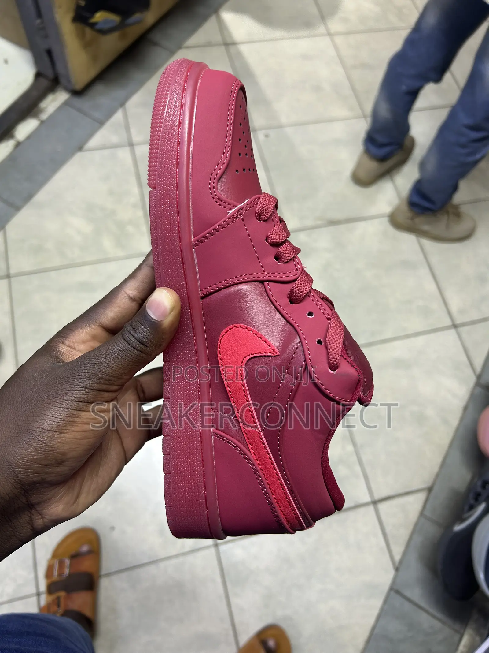 Jordan 1 Low SE Valentines