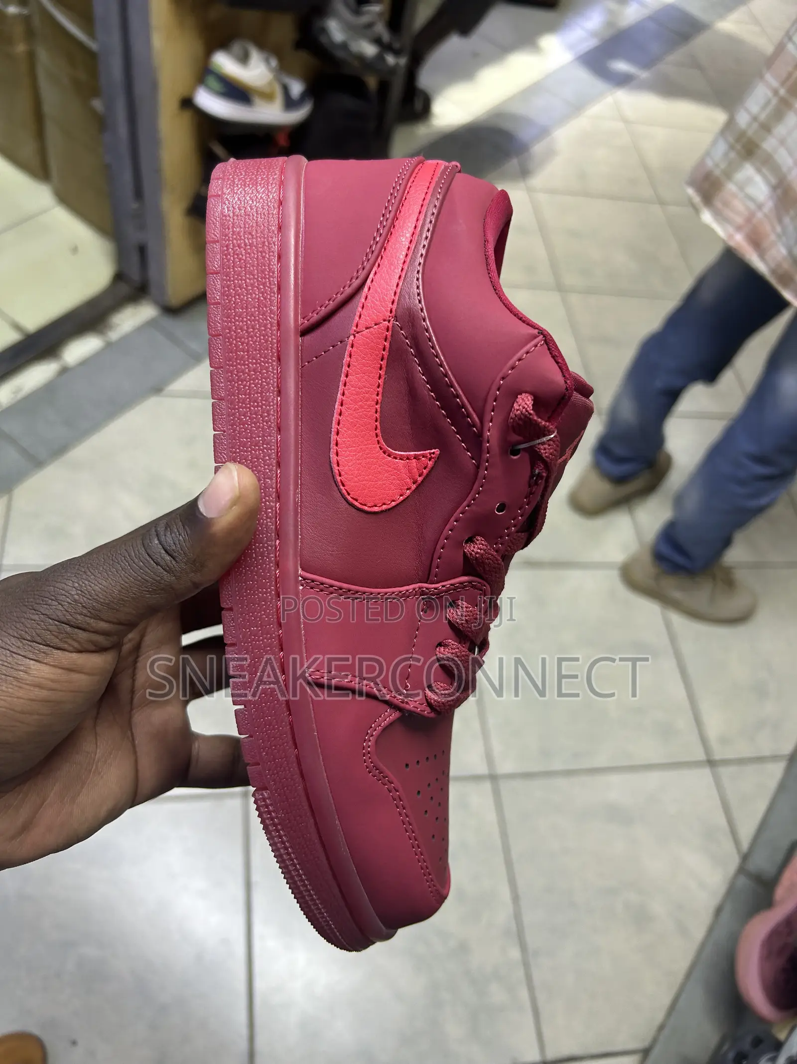 Jordan 1 Low SE Valentines