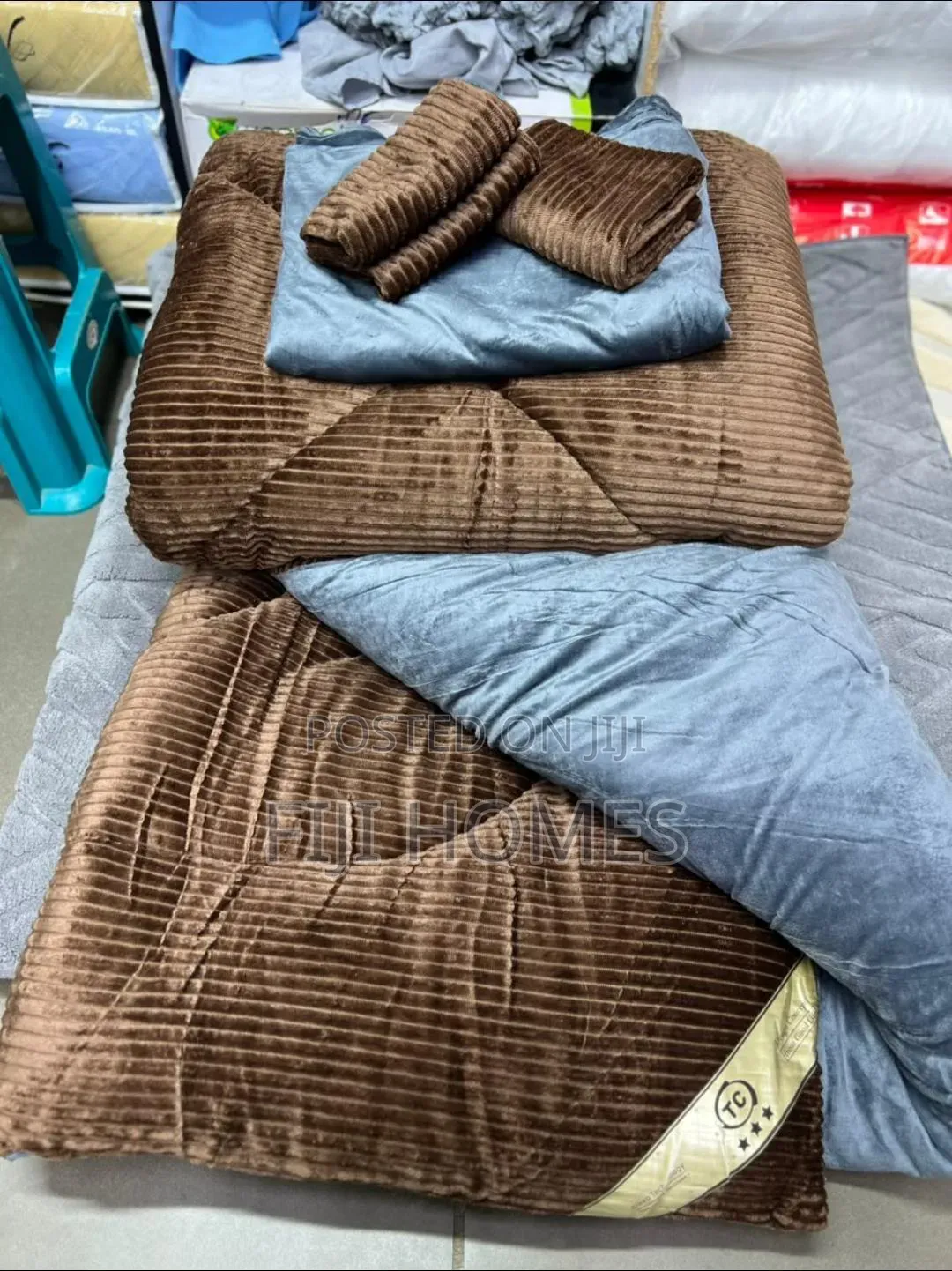 4pc High Quality Warm Velvet Duvet Set | TC Brand | 6x6/6x7