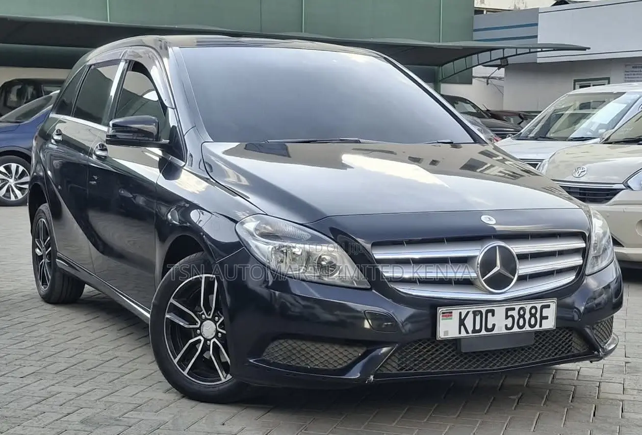 Mercedes-Benz B-Class B180 Petrol 2014 Black