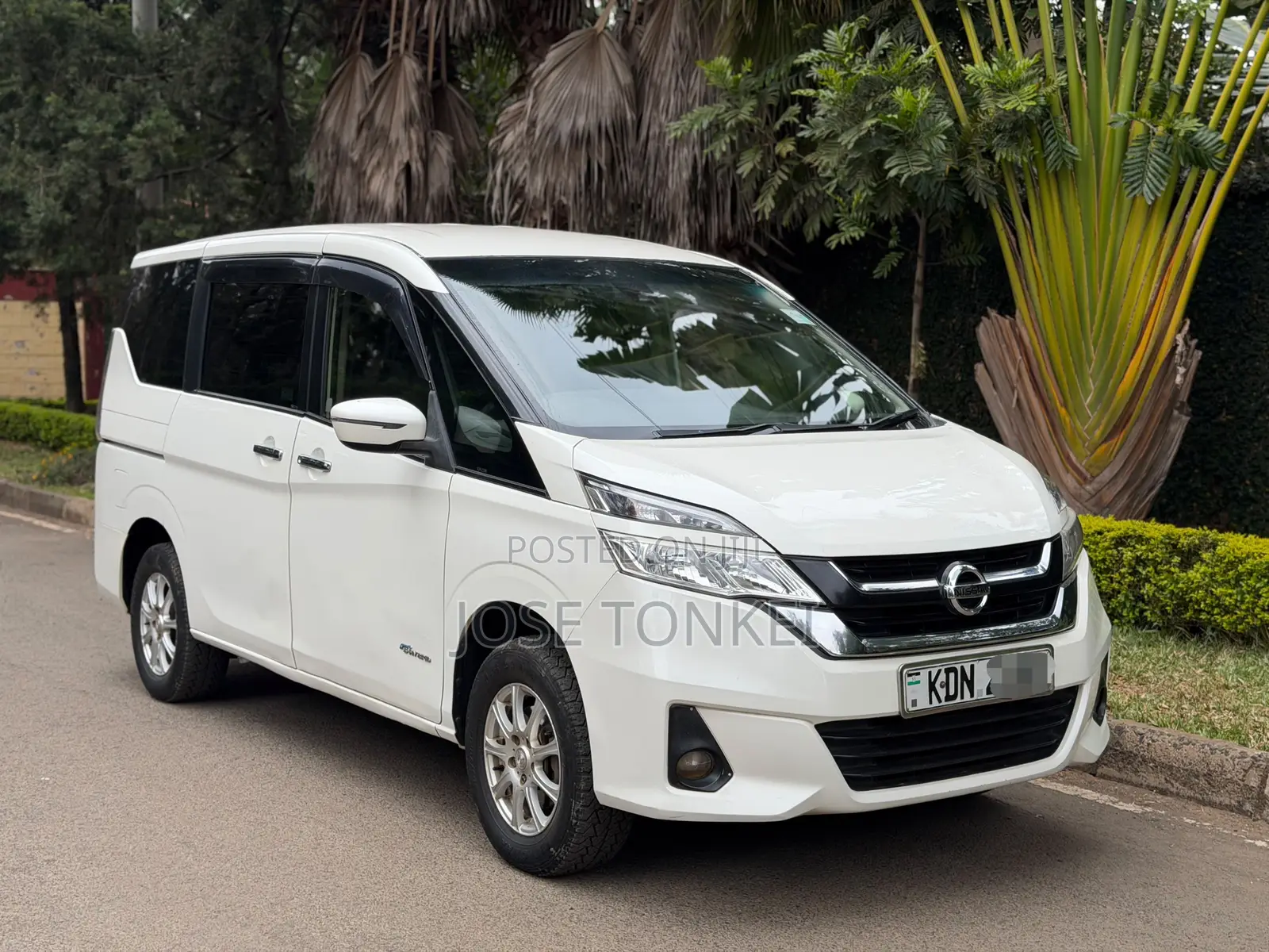 Nissan Serena 2017 White