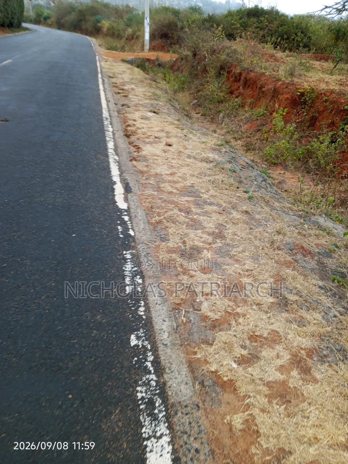 1acre Mua Kitanga Touching Tarmac Selling at 6.5m