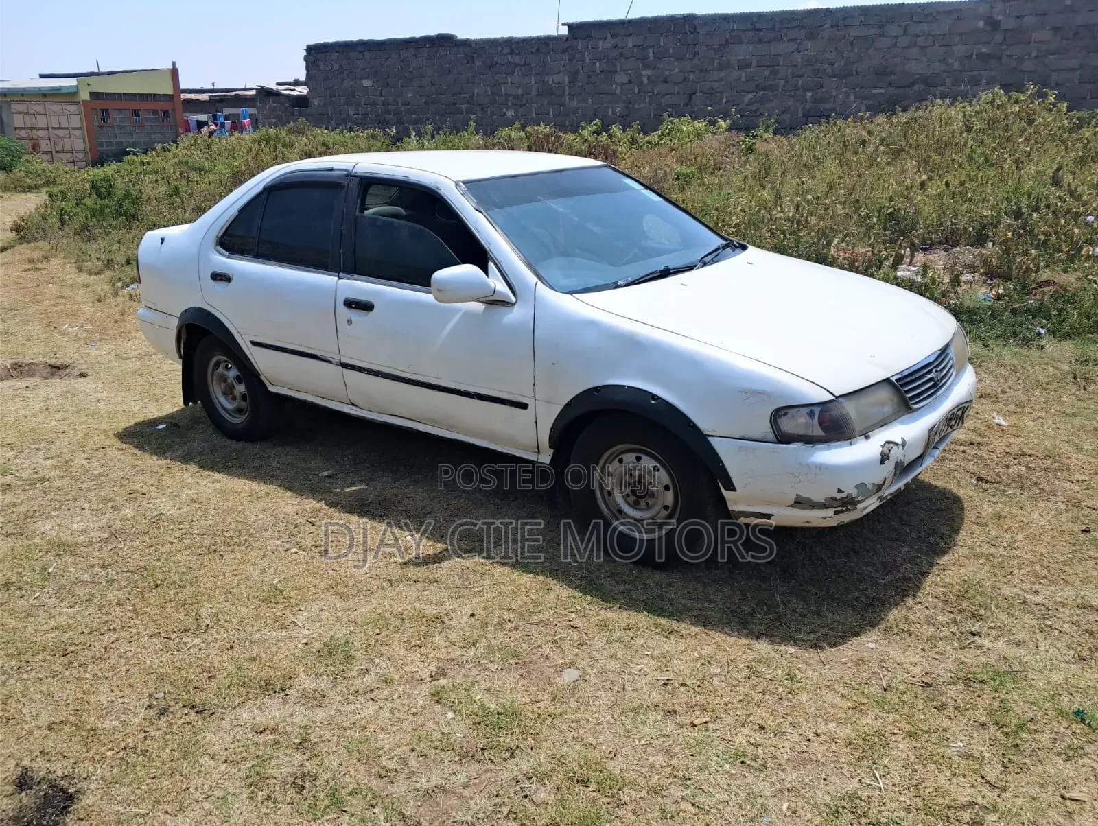 Nissan Sunny 2000 White
