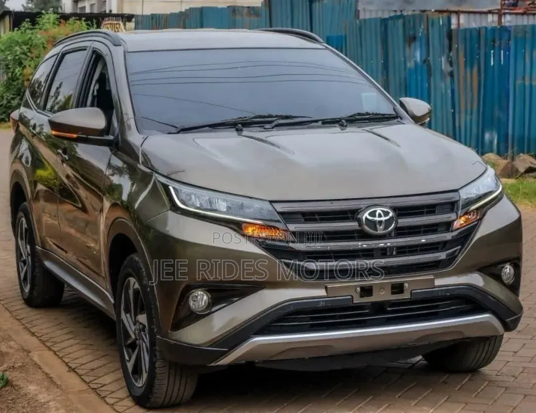 Toyota Rush 1.5 RWD 2019 Gold