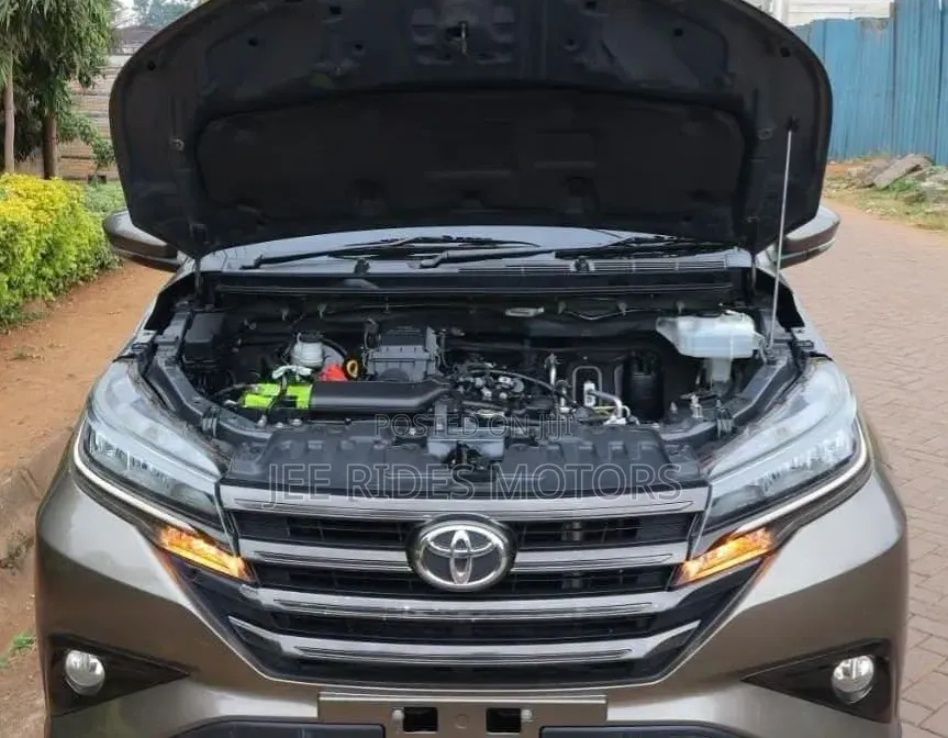 Toyota Rush 1.5 RWD 2019 Gold