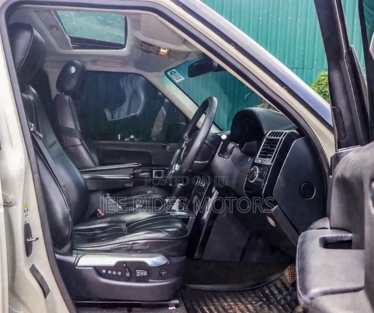 Land Rover Range Rover Vogue 2010 White