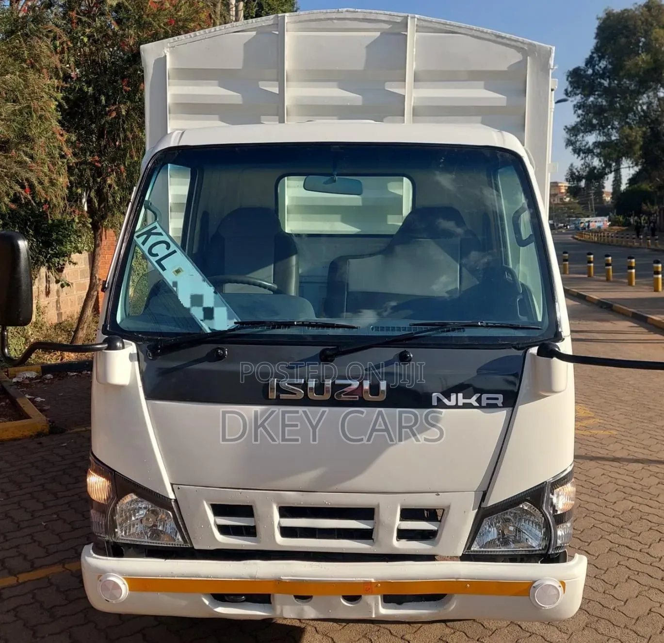 Isuzu NKR Local 2017 White