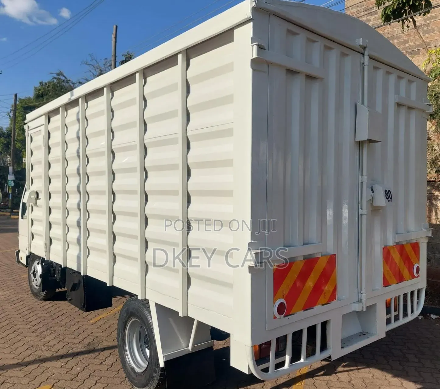 Isuzu NKR Local 2017 White