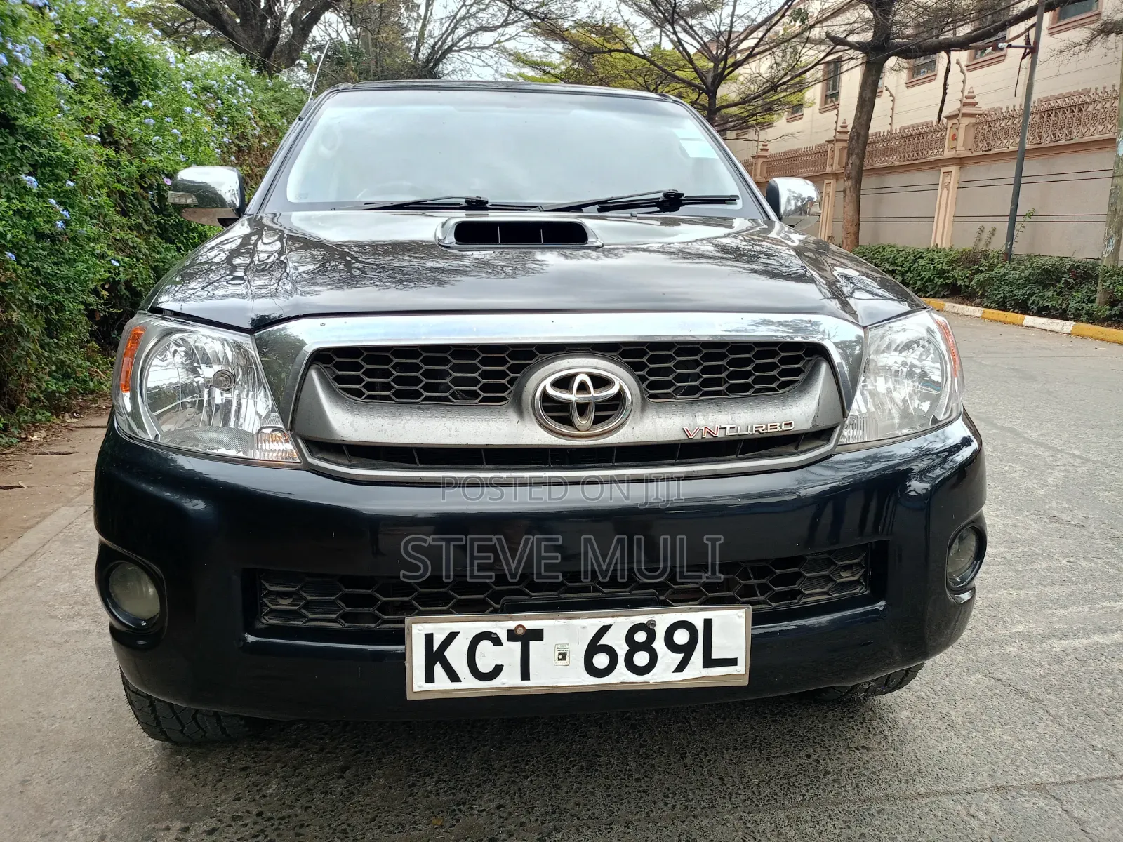 Toyota Hilux 2012 Gray