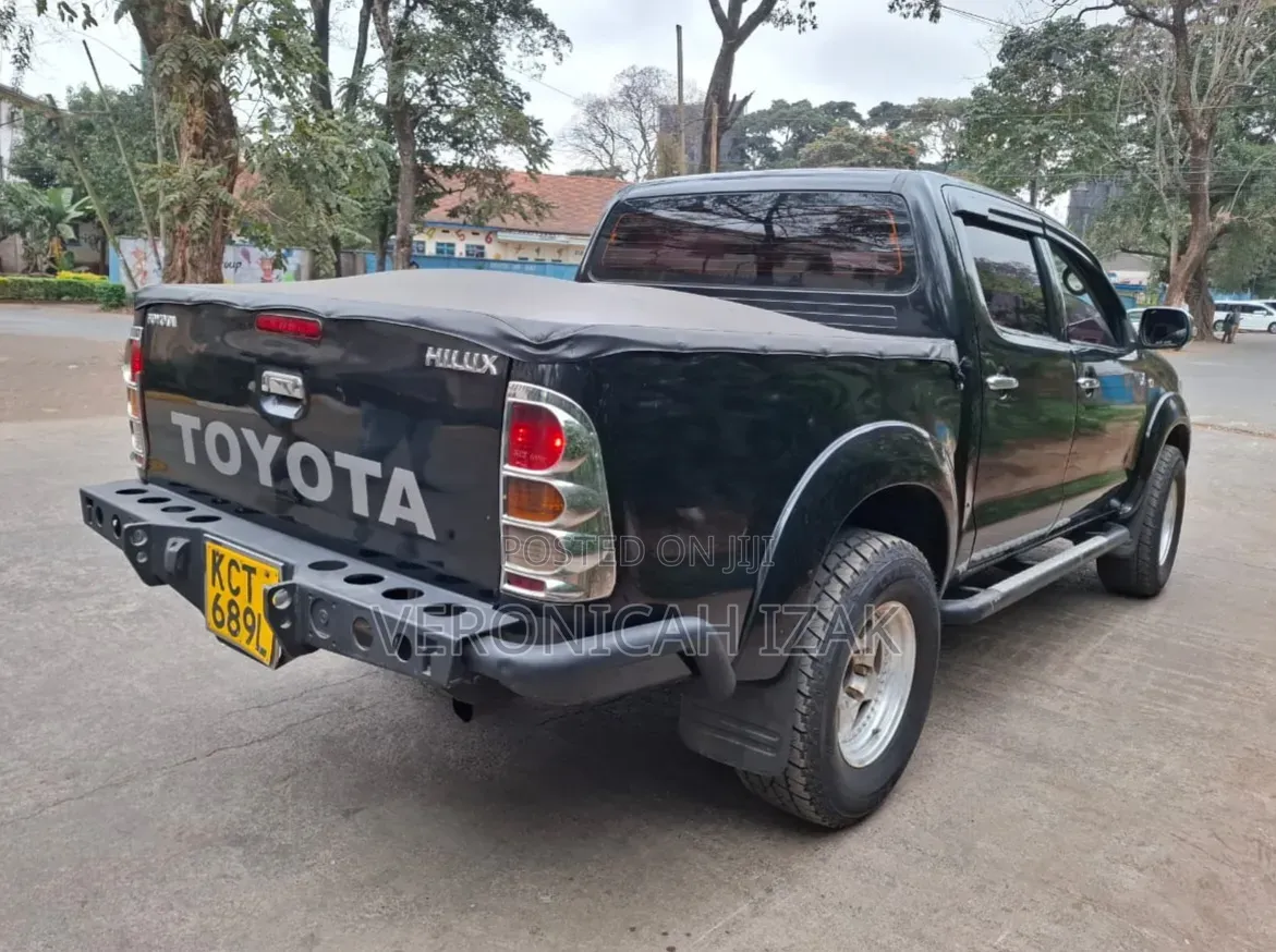 Toyota Hilux 2011 Black