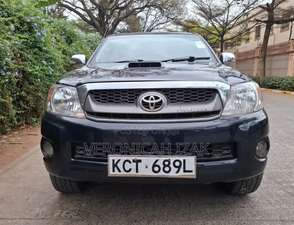 Toyota Hilux 2011 Black