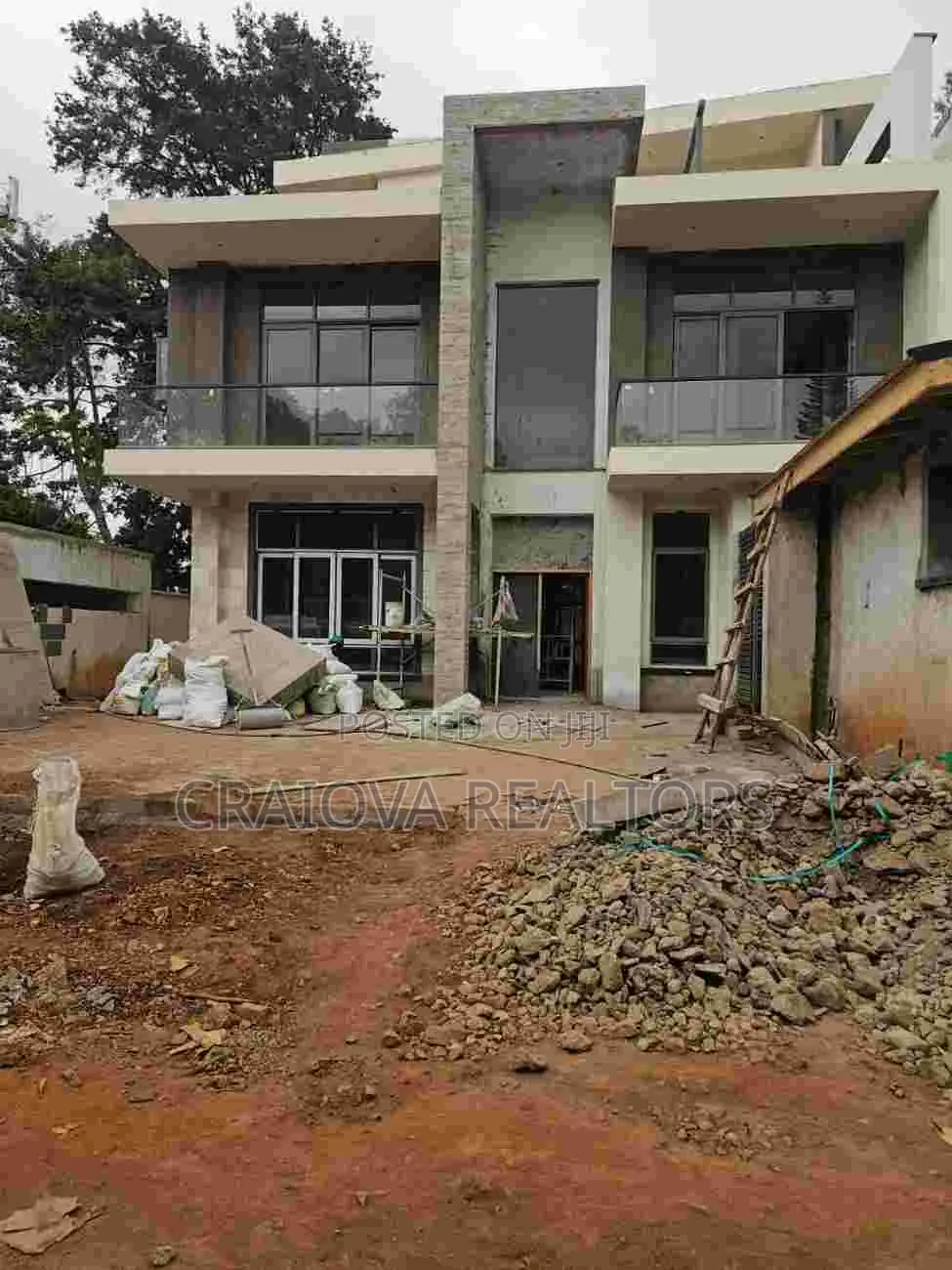 5bdrm Villa in Maziwa for sale