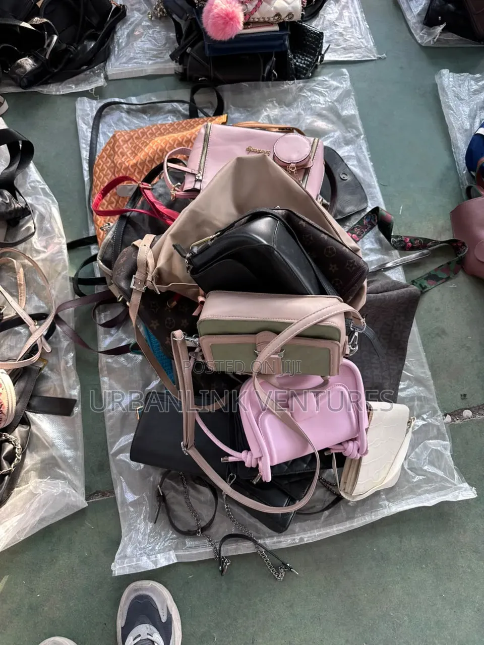 Hand/Sling Bags Bale