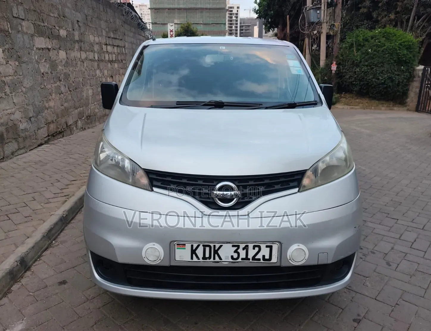 Nissan NV350 2015 Silver