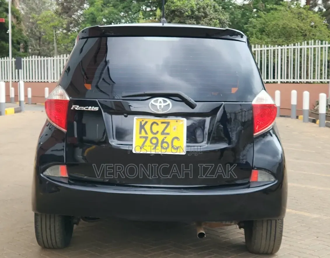 Toyota Ractis 2011 Black