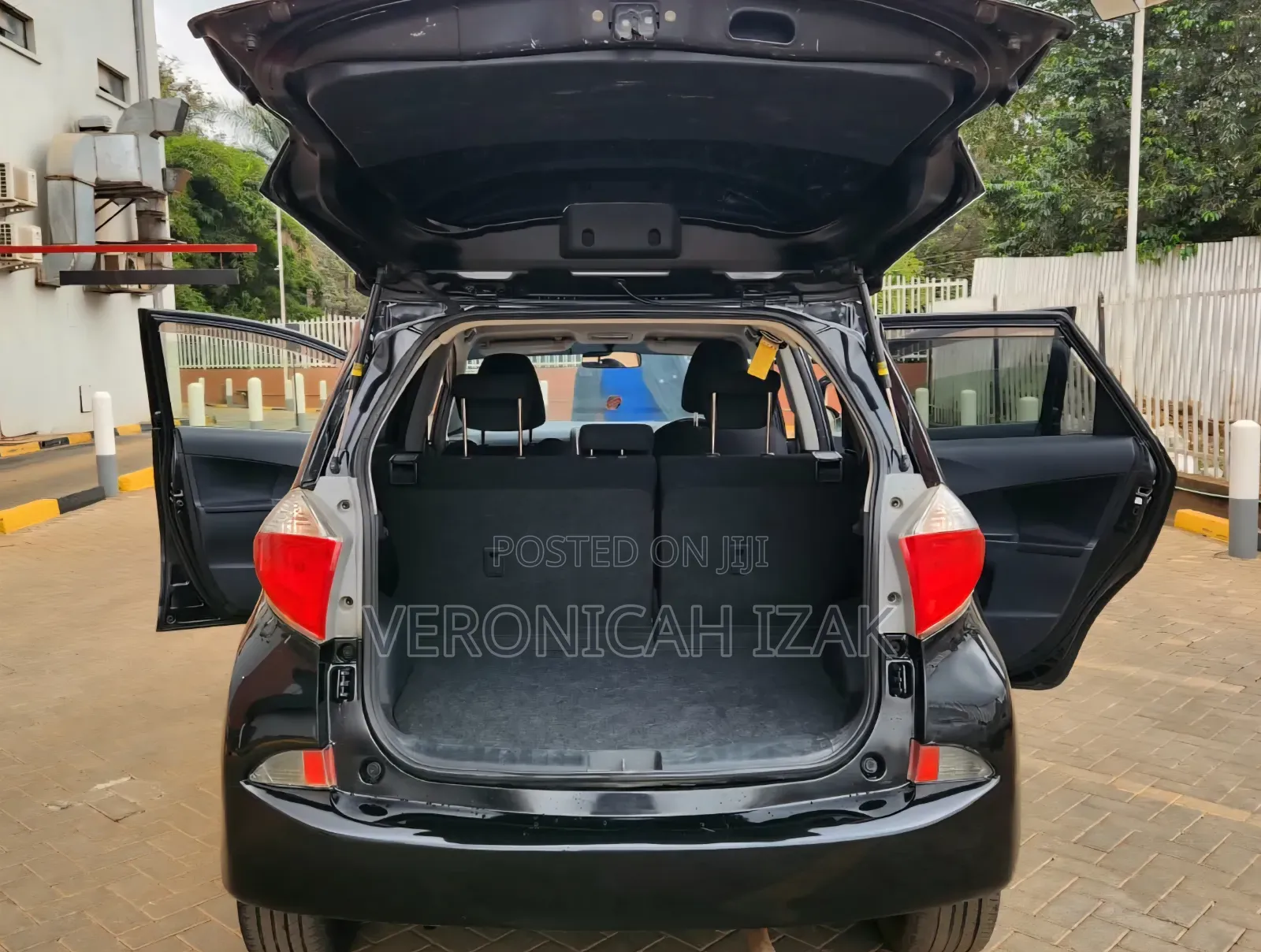 Toyota Ractis 2011 Black