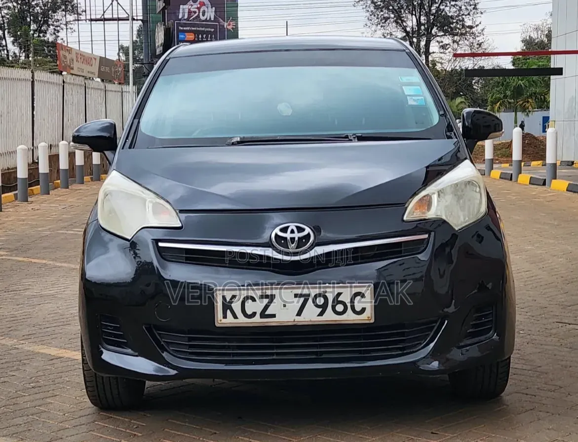 Toyota Ractis 2011 Black
