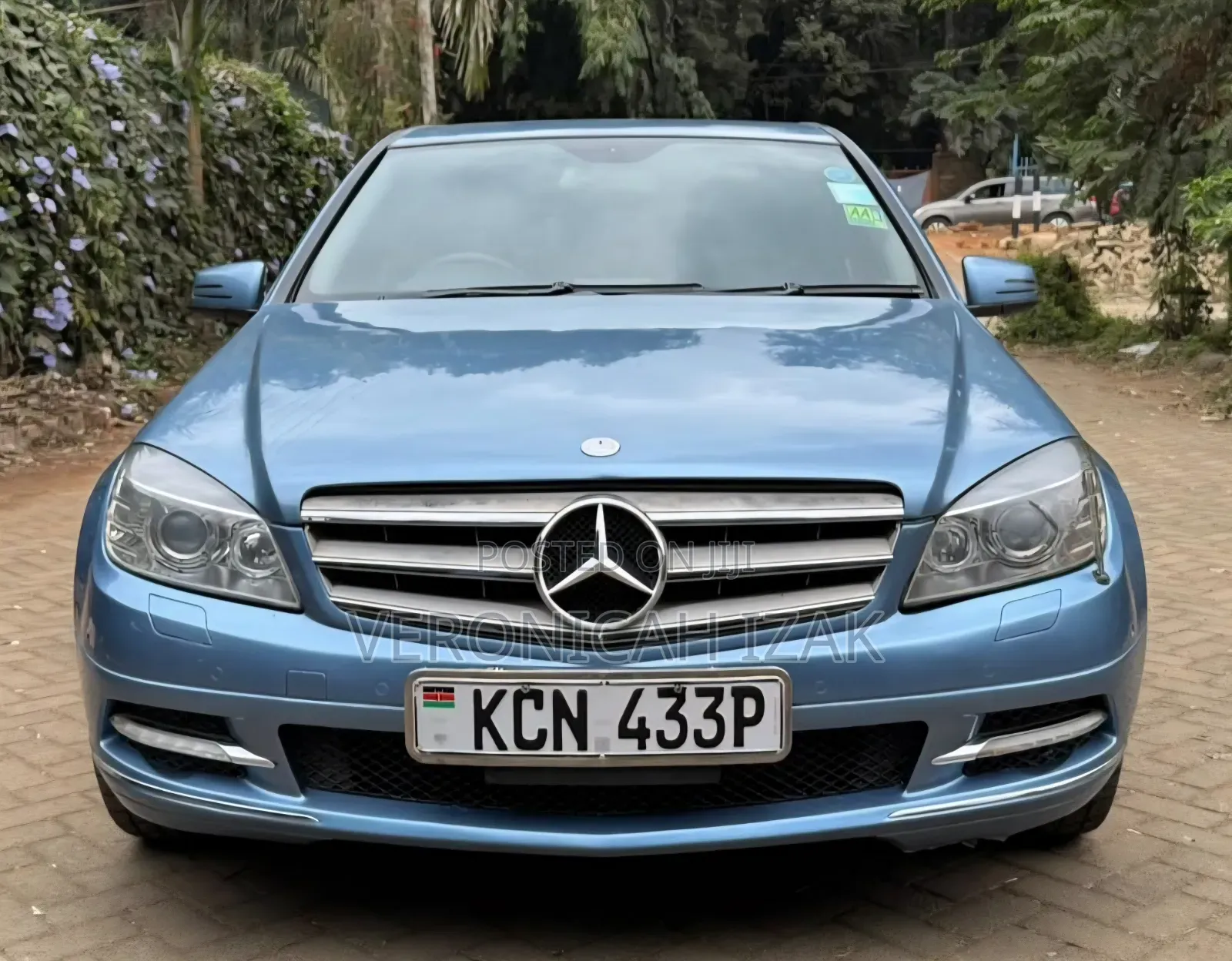 Mercedes-Benz C250 2010 Blue