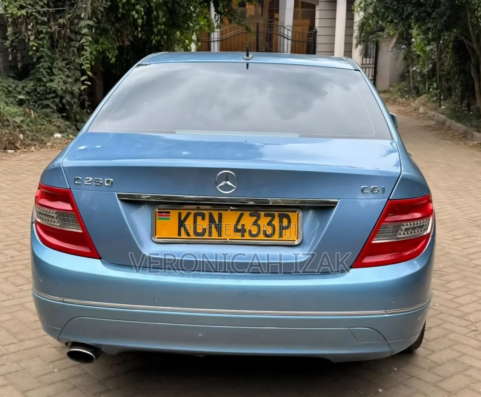 Mercedes-Benz C250 2010 Blue