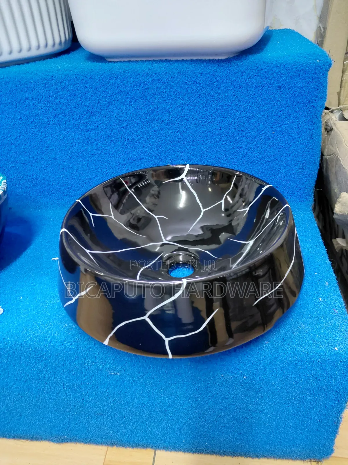 Countertop Basin Black Andwhite