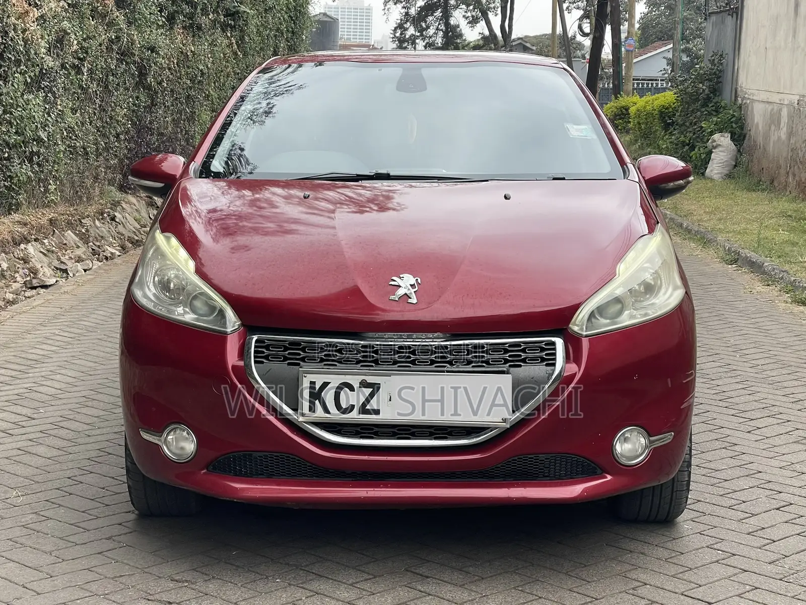 Peugeot 208 2013 Red