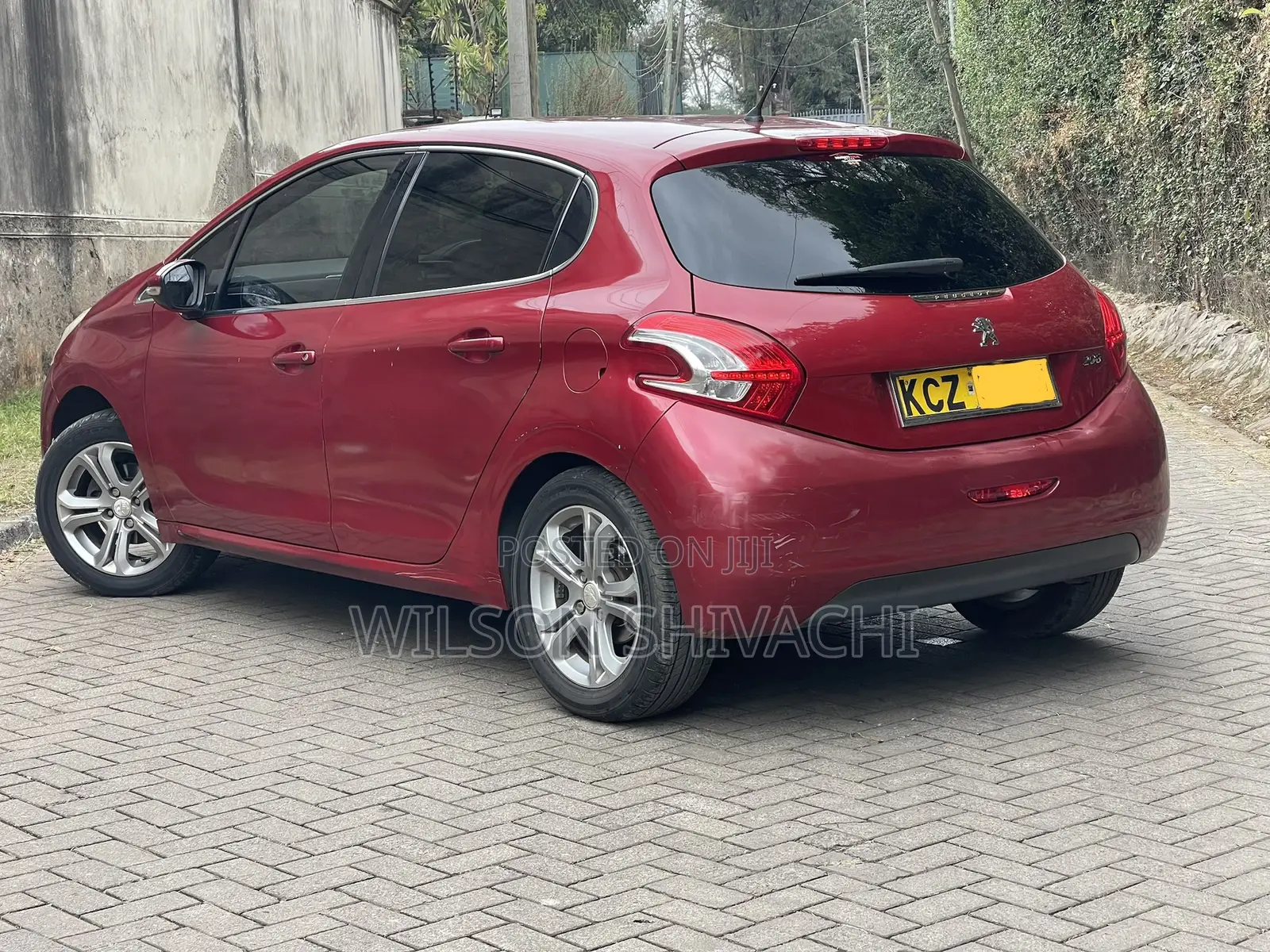Peugeot 208 2013 Red
