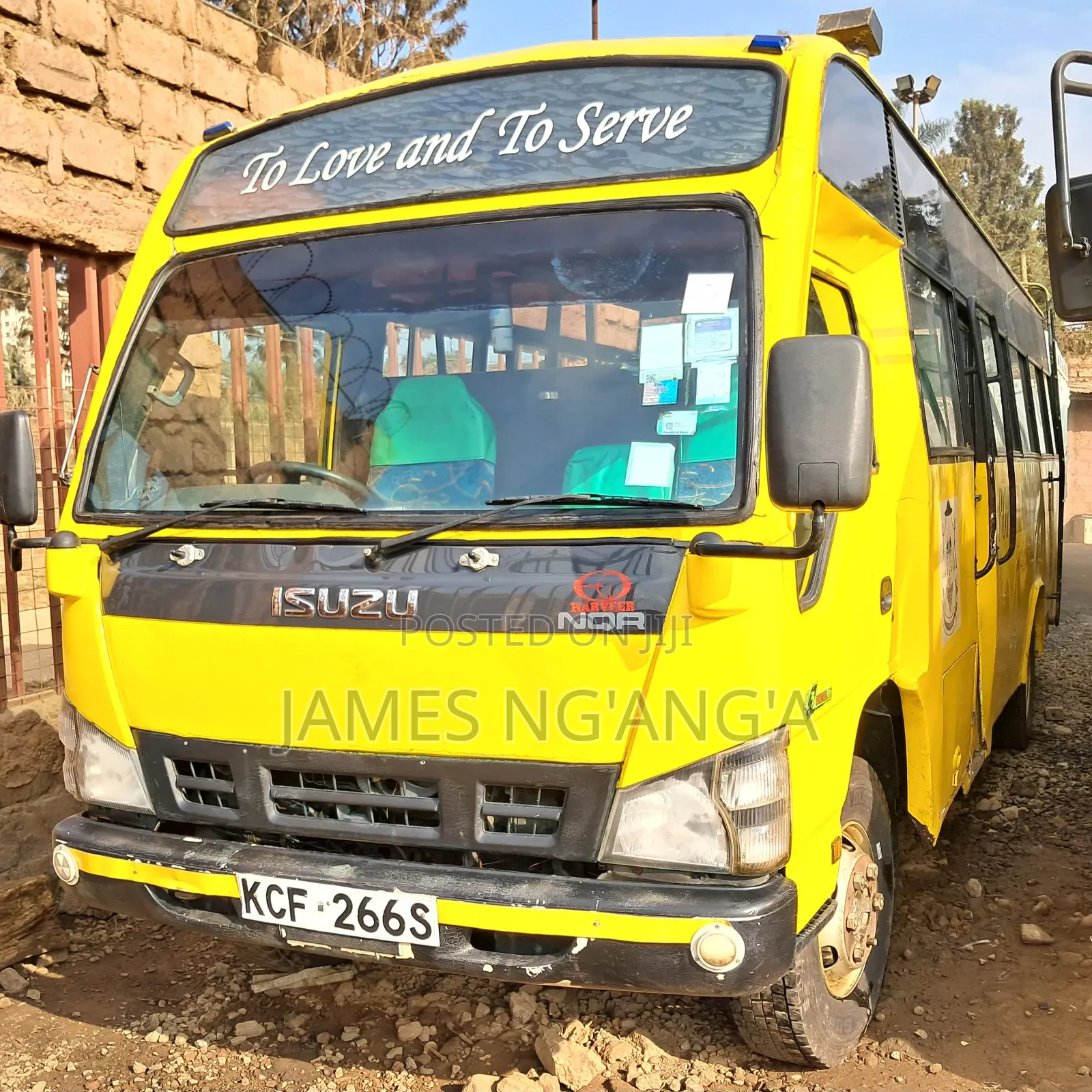 Isuzu NQR 2015 Yellow