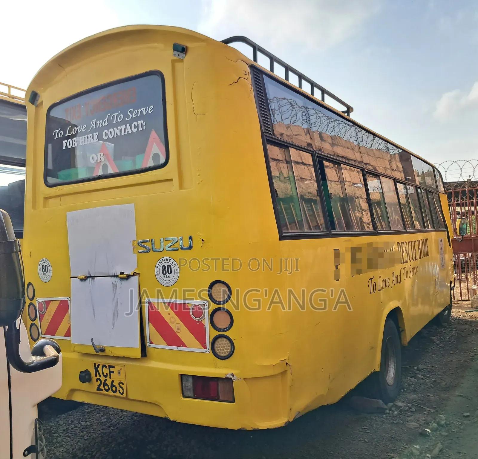 Isuzu NQR 2015 Yellow