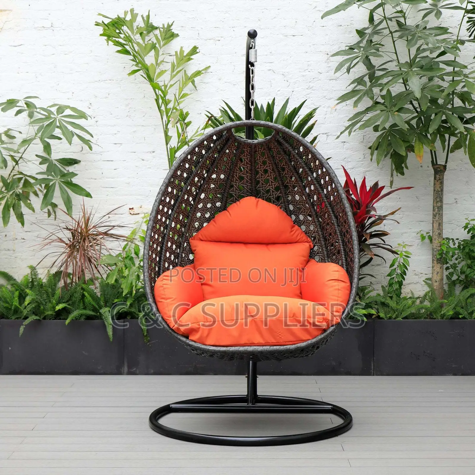 Leisure Outdoor Hanging Chair.
