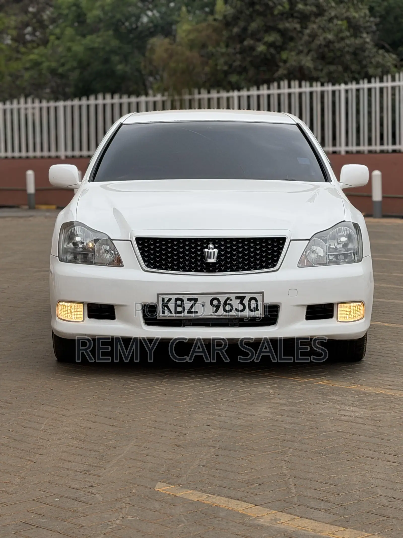 Toyota Crown 2007 White