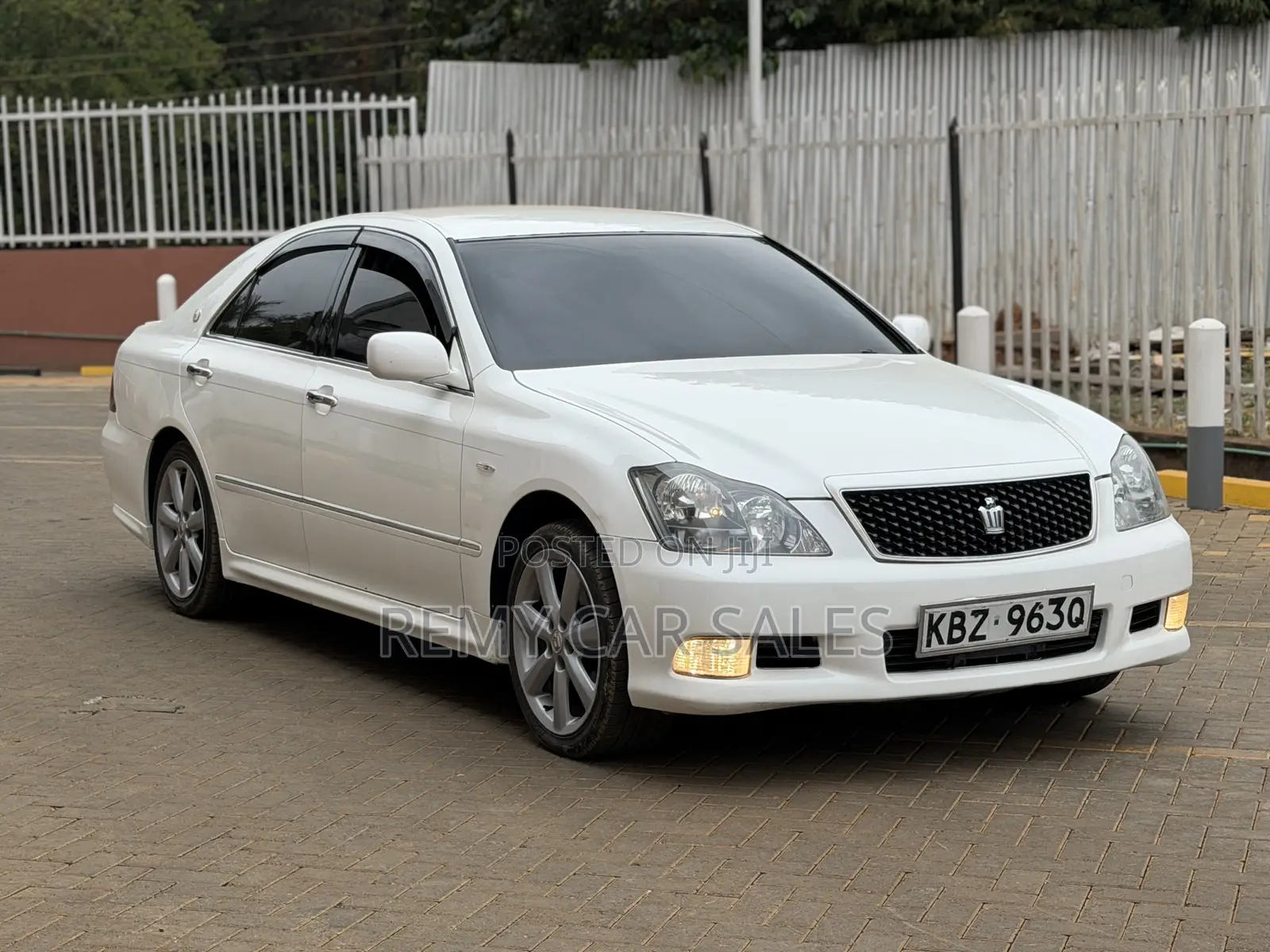 Toyota Crown 2007 White