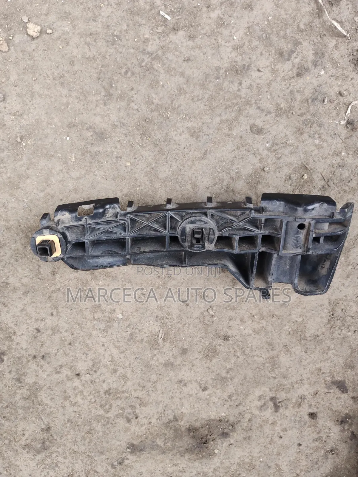 Toyota RAV4 / Vanguard Rear Bumper Slide Upper Part